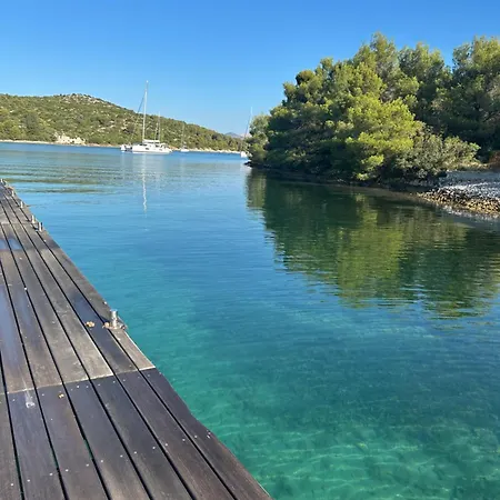 Mirella Trogir